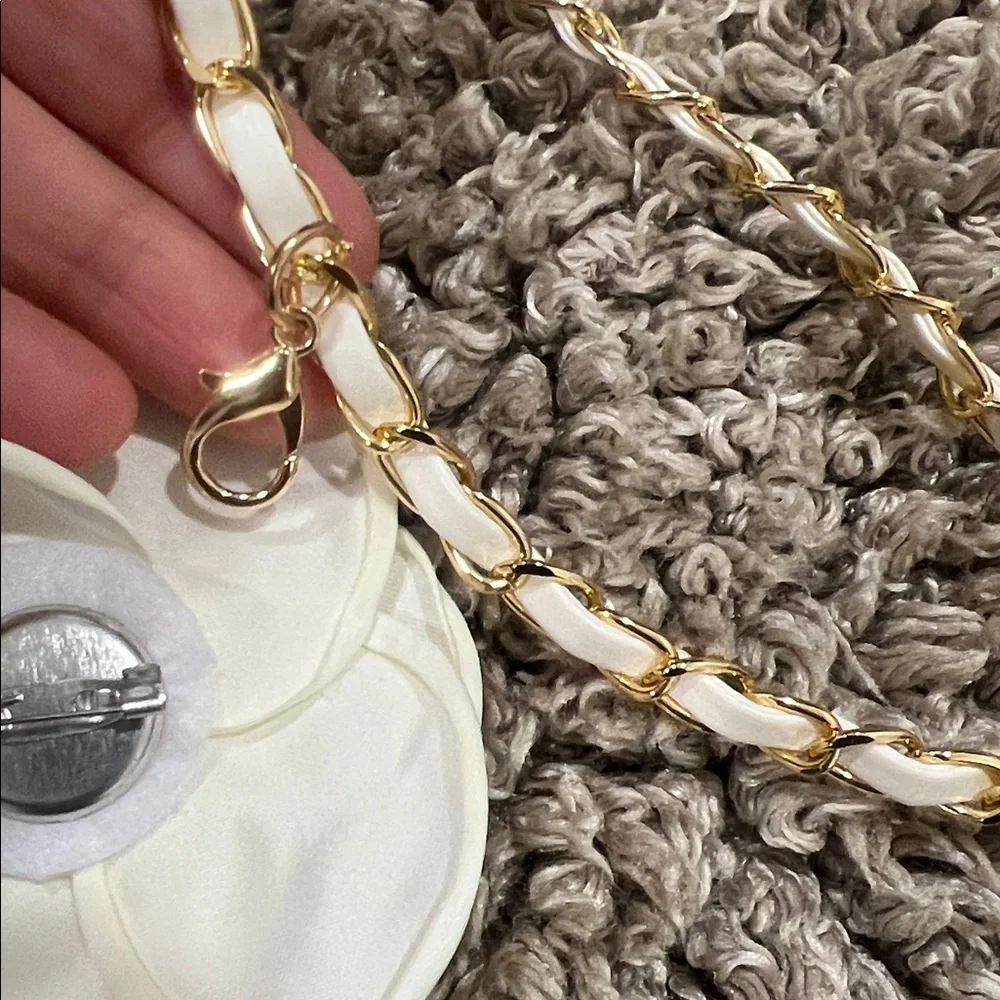 NEW ❤️Women's Elegant Floral Chain Belt with Beige Rose Accent & Camellia Charm
